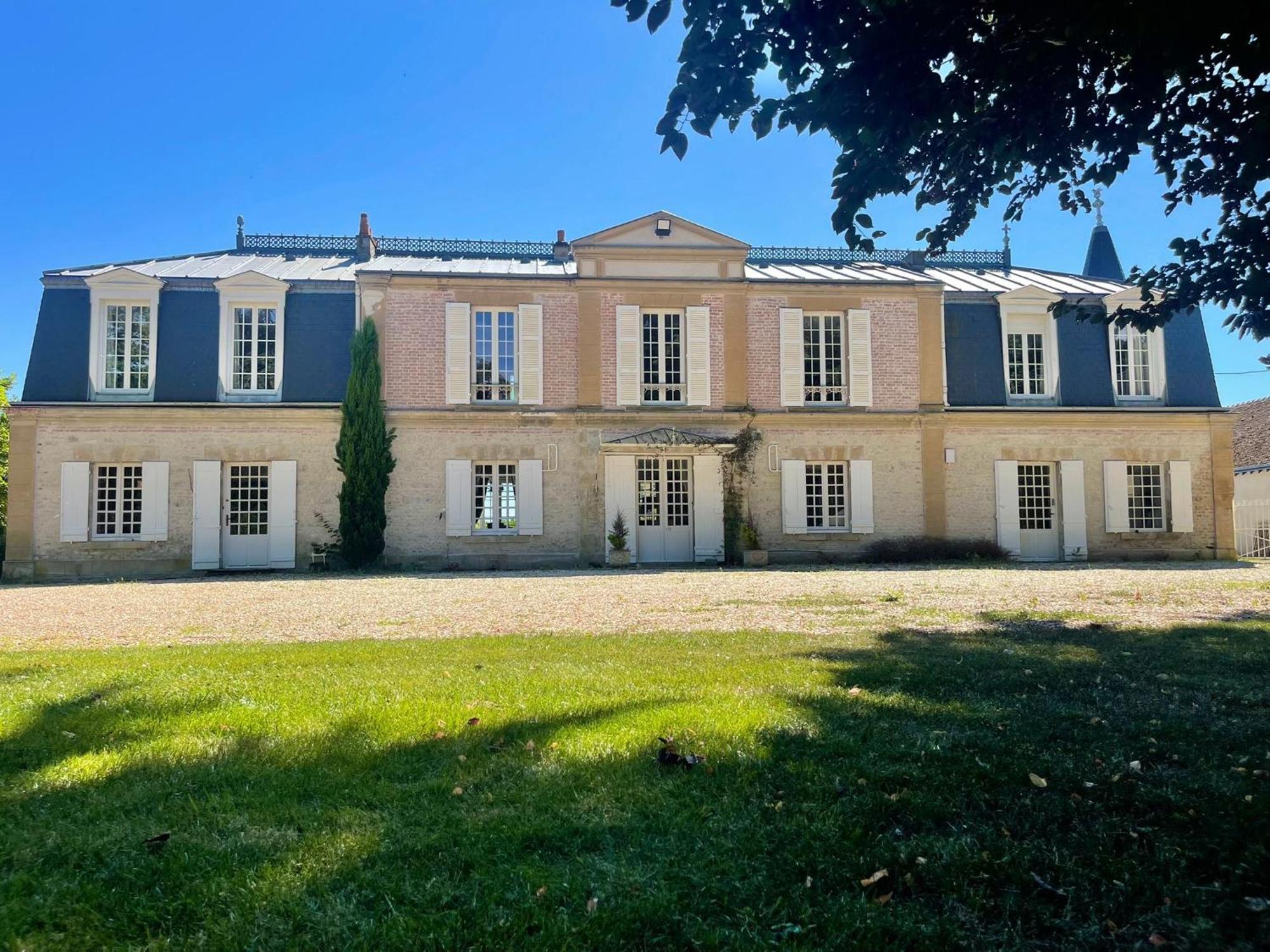 Maison Chaleureuse De 4 A 12 Personnes Neuville-aux-Bois Exterior photo